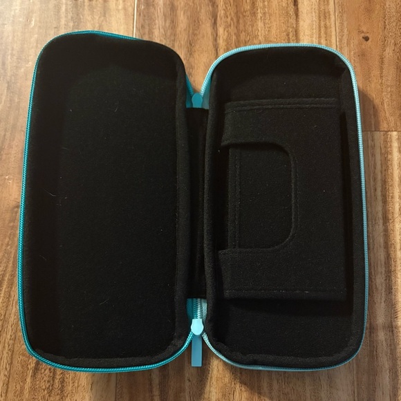 Nintendo Switch ACNH Turquoise Case - Picture 4 of 5